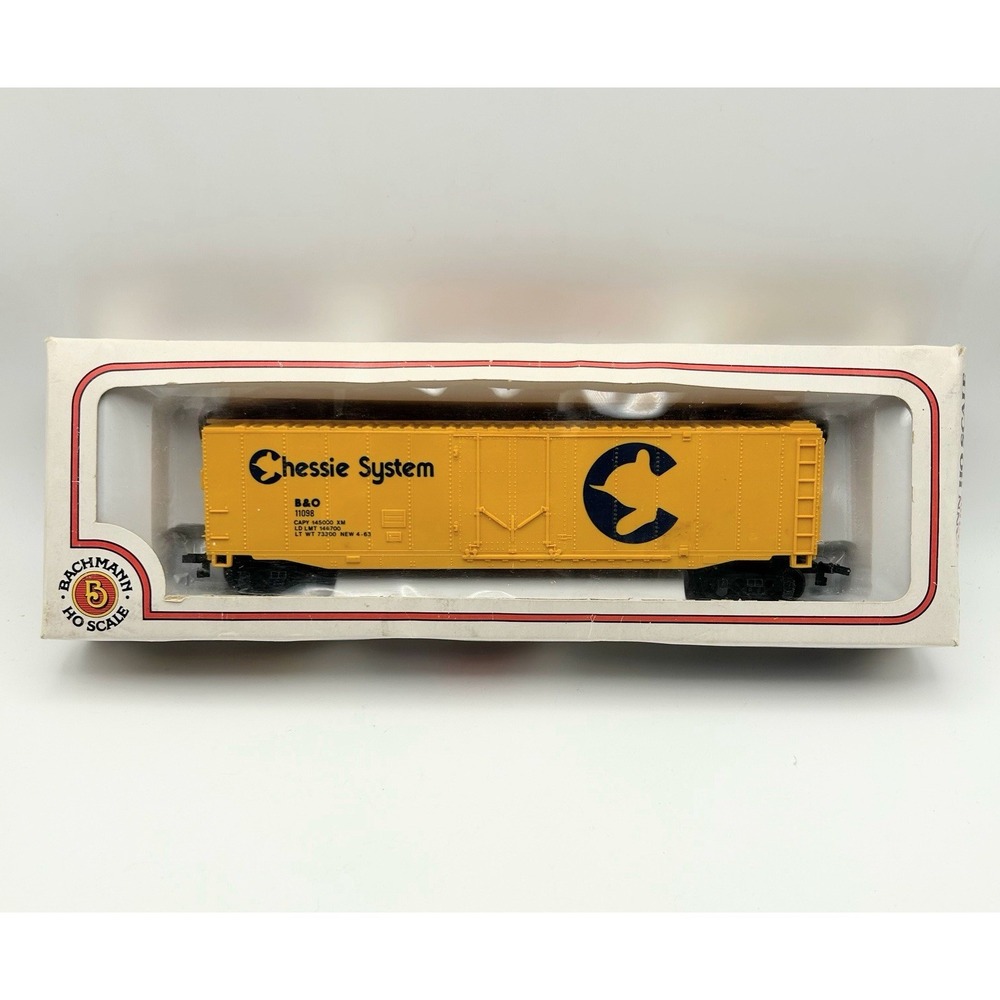 HO Scale Bachmann Chessie System B&O 11098 Yellow Box Car Freight Train